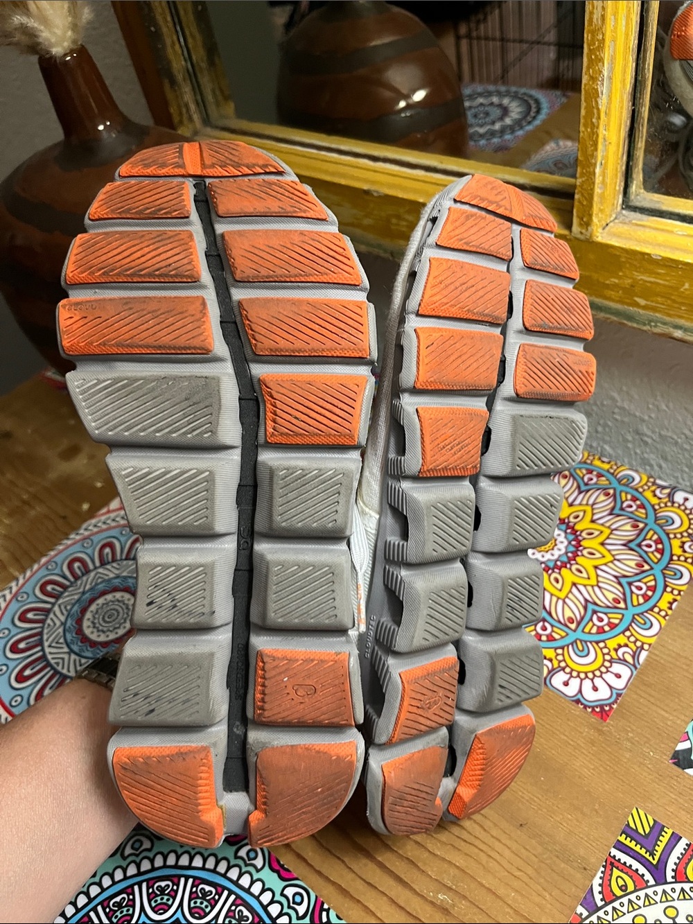 On Cloud Women's Cloudrunning Shoes in Light Gray with Orange Accents Sz 6.5 - Picture 7 of 7